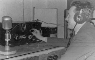 Czarek sp9cv przy radiostacji klubowej